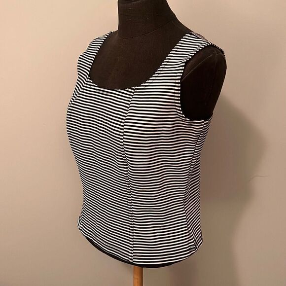 Worthington Women's Black And White Sleeveless Crop Top - Picture 4 of 6